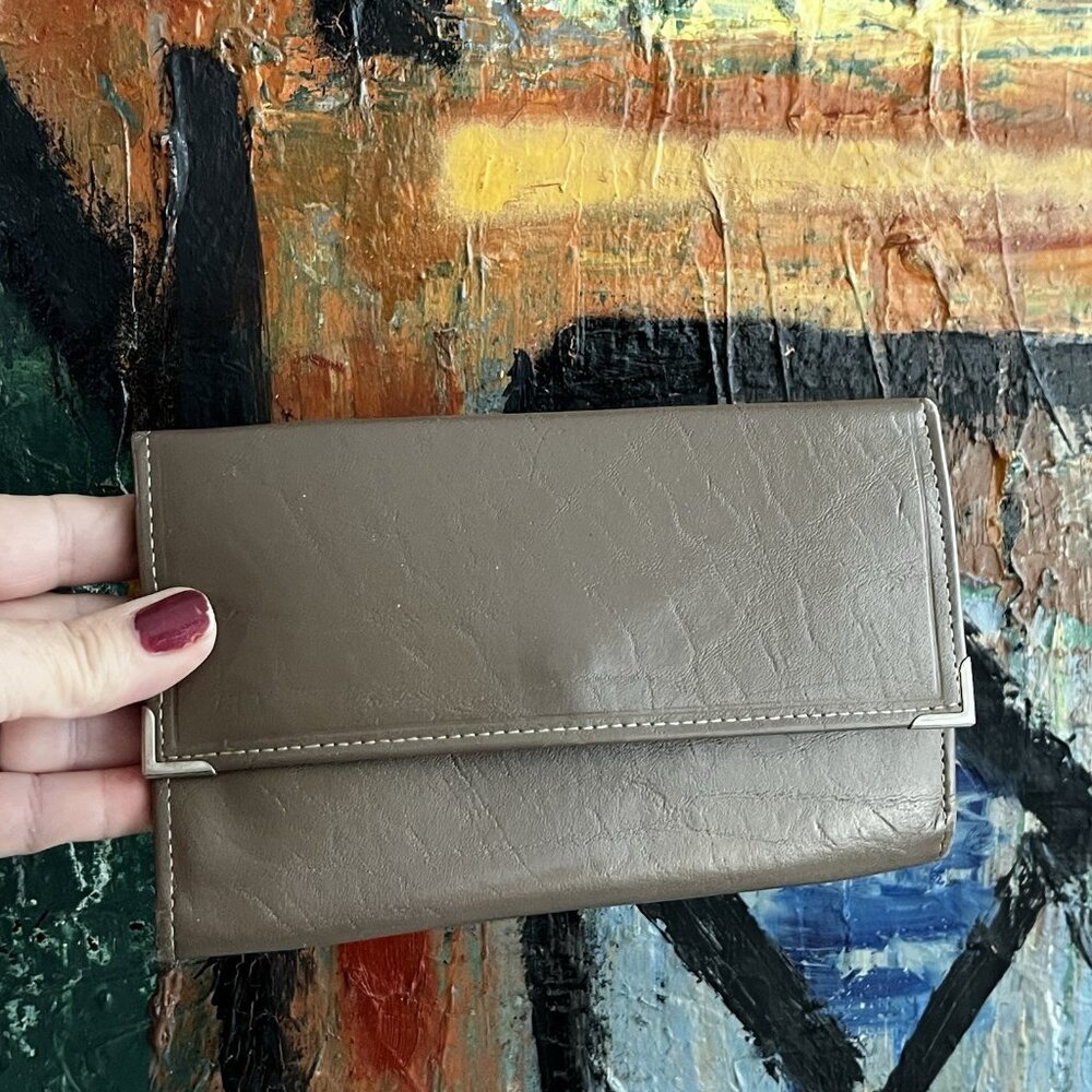 VTG Princess Gardner Wallet Taupe Leather Full Grain Cowhide With Coin Purse